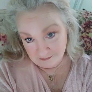 Meet your Posher, Posh